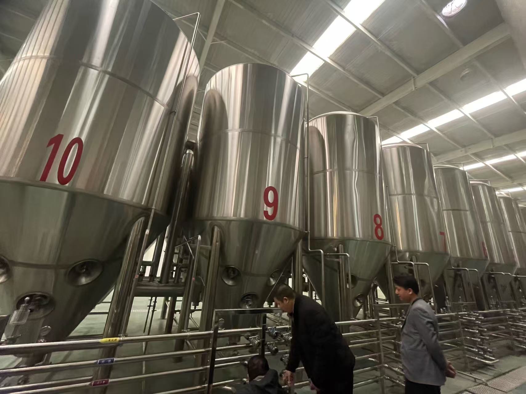 平定精酿啤酒设备厂—平面布置、设备设计、制造、调试、培训等一条龙服务